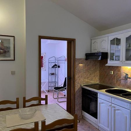 Apartman Gorana With Swimming Pool Jelsa  Exterior foto